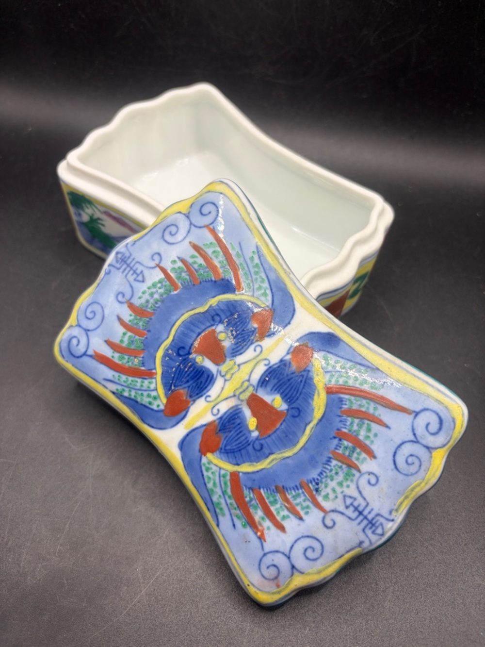 Vintage Hand Painted Asian Ceramic Trinket Keepsake Box Lidded Vessel Storage